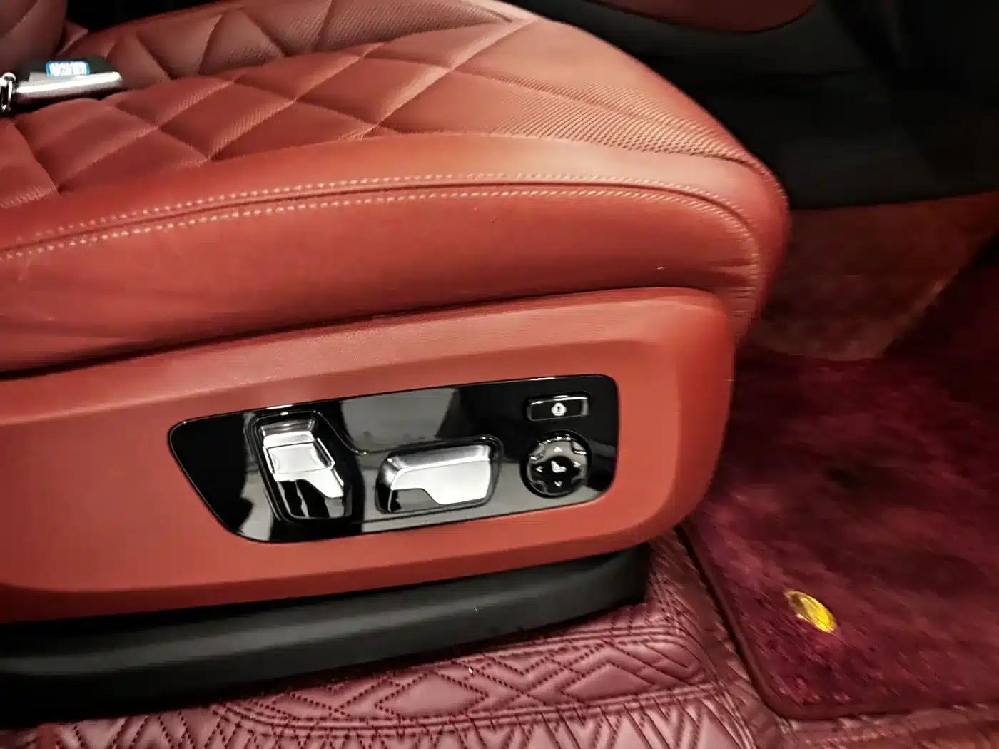 BMW X5 2025 xDrive 40Li M Sport Shadow Edition — миниатюра 29
