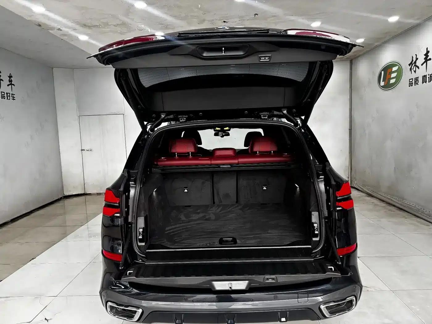 BMW X5 2025 xDrive 40Li M Sport Shadow Edition — миниатюра 30