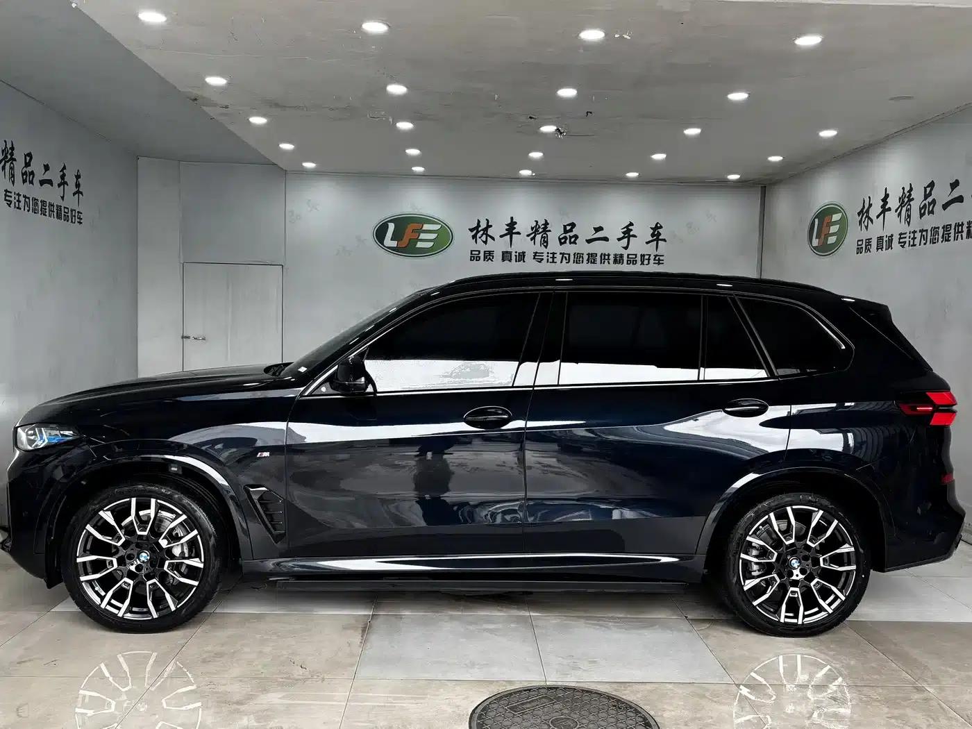 BMW X5 2025 xDrive 40Li M Sport Shadow Edition — миниатюра 4