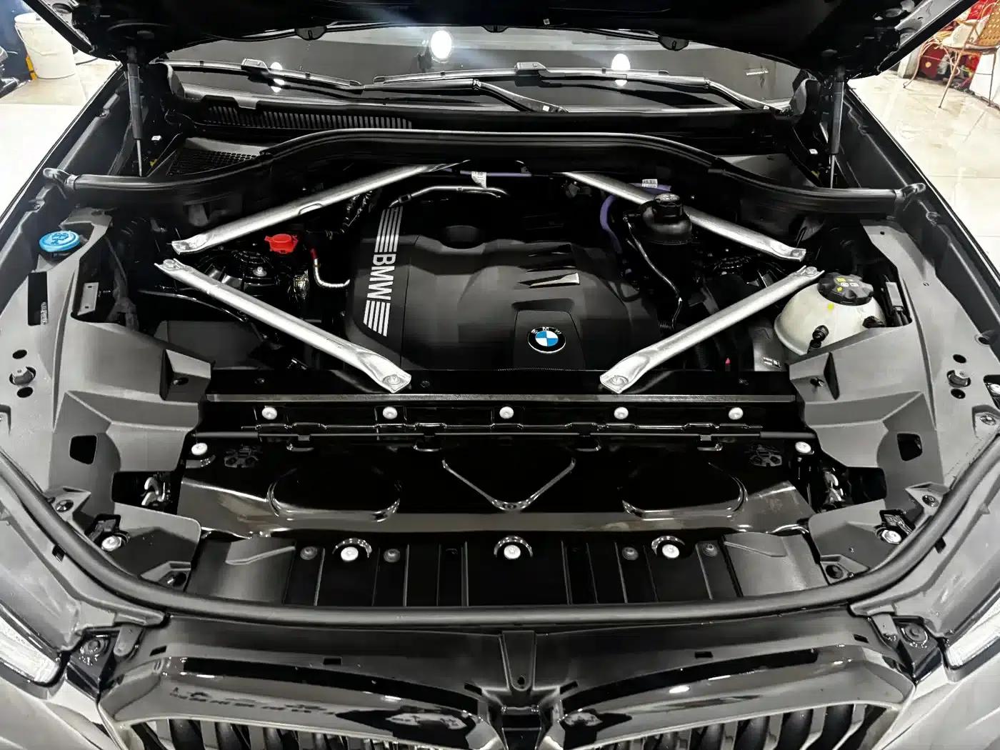 BMW X5 2025 xDrive 40Li M Sport Shadow Edition — миниатюра 33