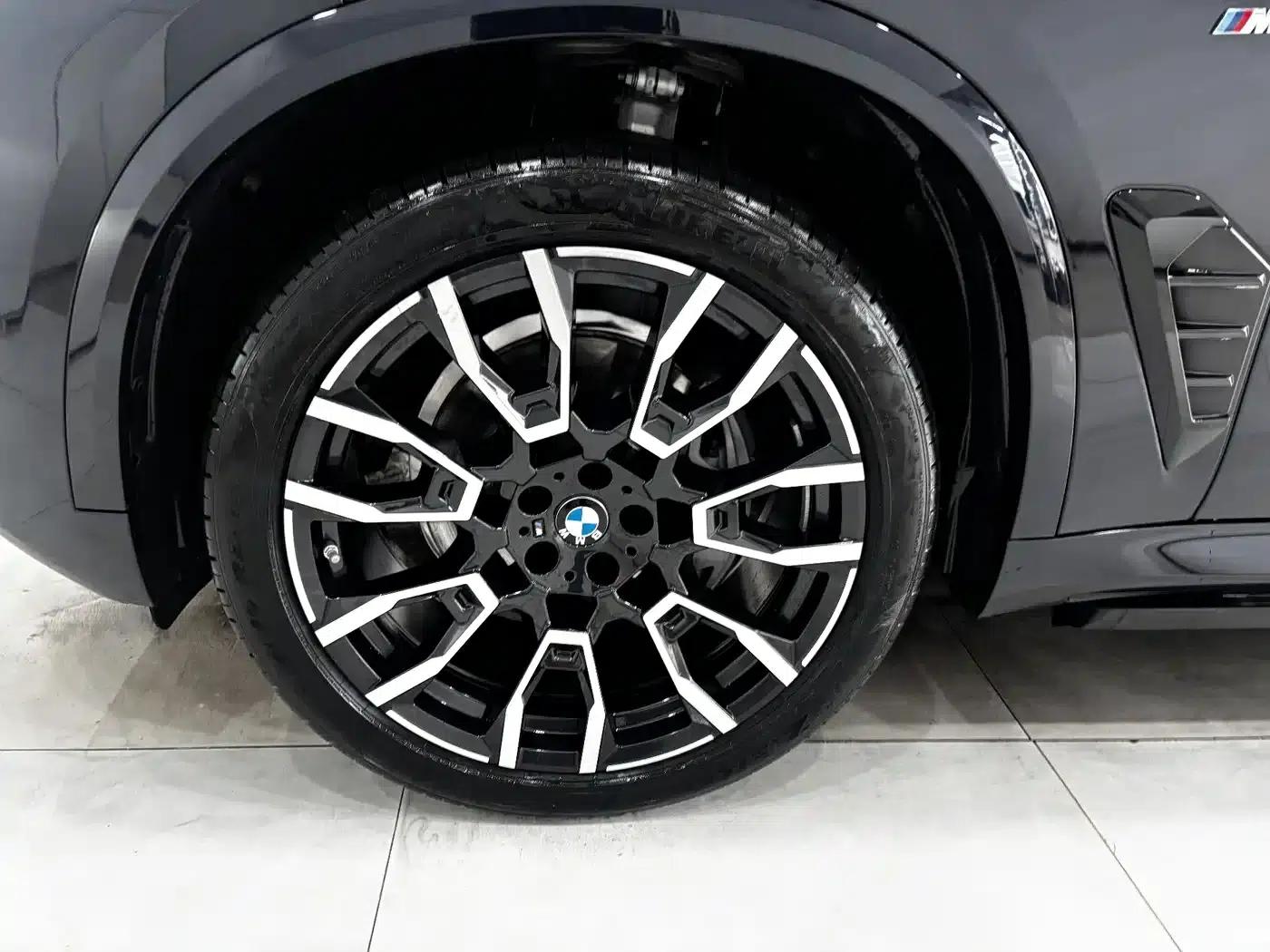 BMW X5 2025 xDrive 40Li M Sport Shadow Edition — миниатюра 34