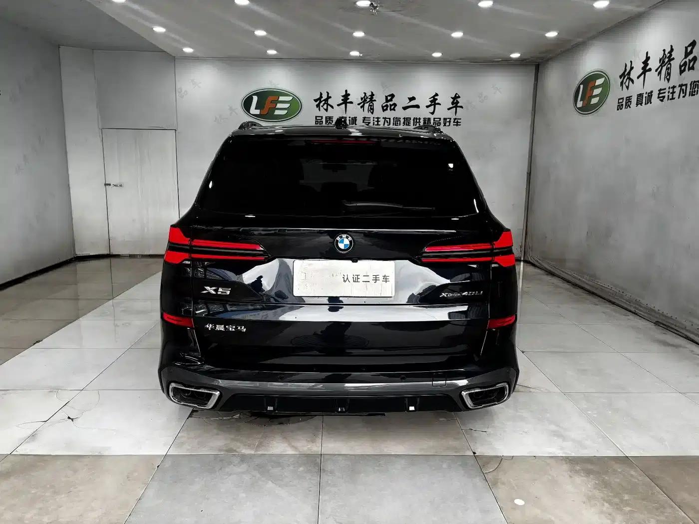 BMW X5 2025 xDrive 40Li M Sport Shadow Edition — миниатюра 6
