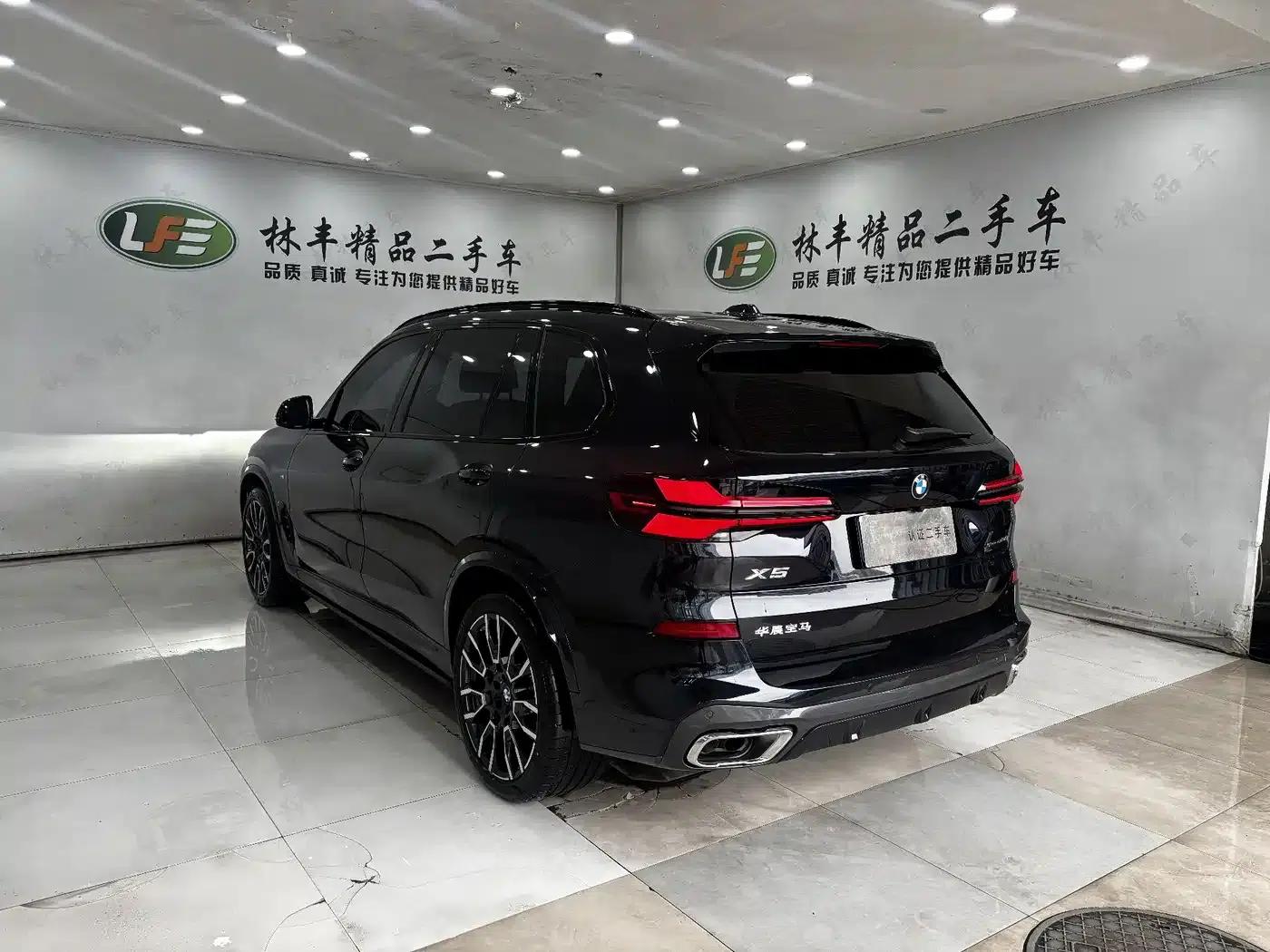 BMW X5 2025 xDrive 40Li M Sport Shadow Edition — миниатюра 7