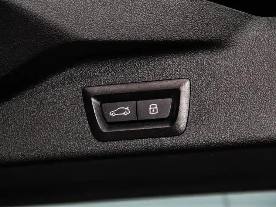 BMW X5 2023 xDrive 30Li M Sport Shadow Edition — миниатюра 25