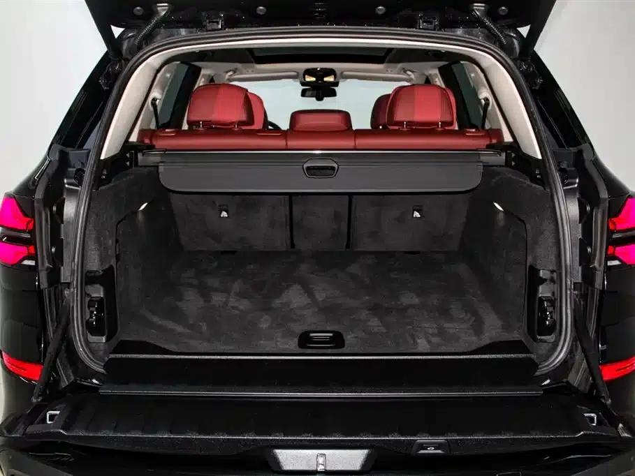 BMW X5 2023 xDrive 30Li M Sport Shadow Edition — миниатюра 26
