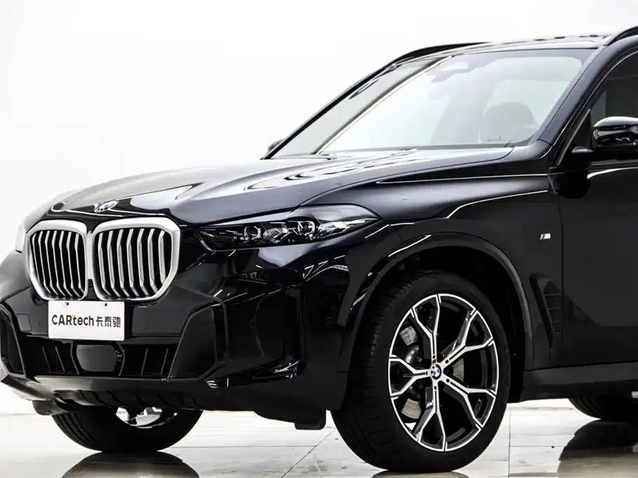 BMW X5 2023 xDrive 30Li M Sport Shadow Edition — миниатюра 33