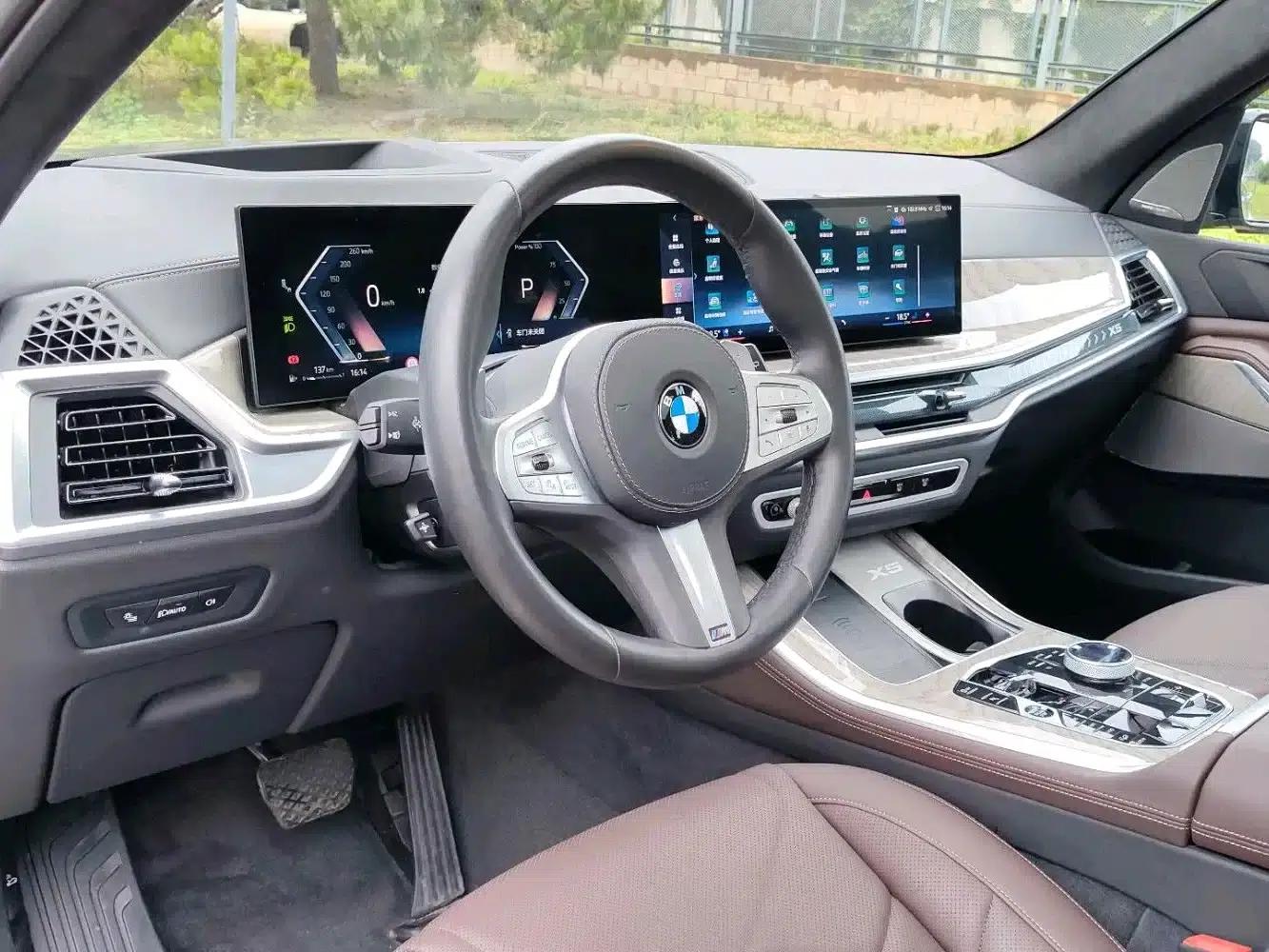 BMW X5 2025 xDrive 40Li M Sport Shadow Edition — миниатюра 7