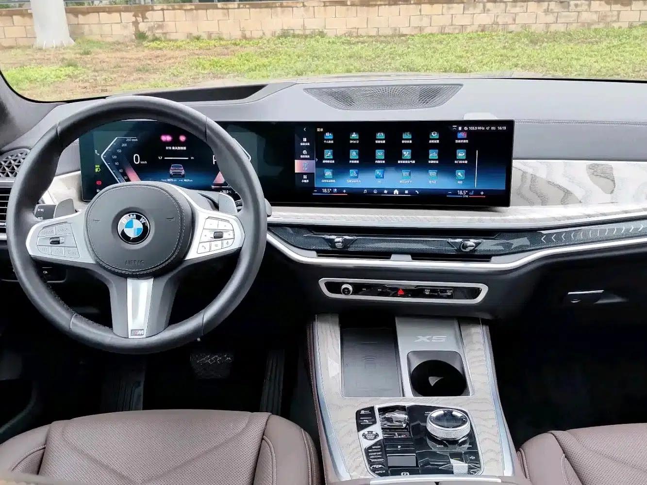 BMW X5 2025 xDrive 40Li M Sport Shadow Edition — миниатюра 8