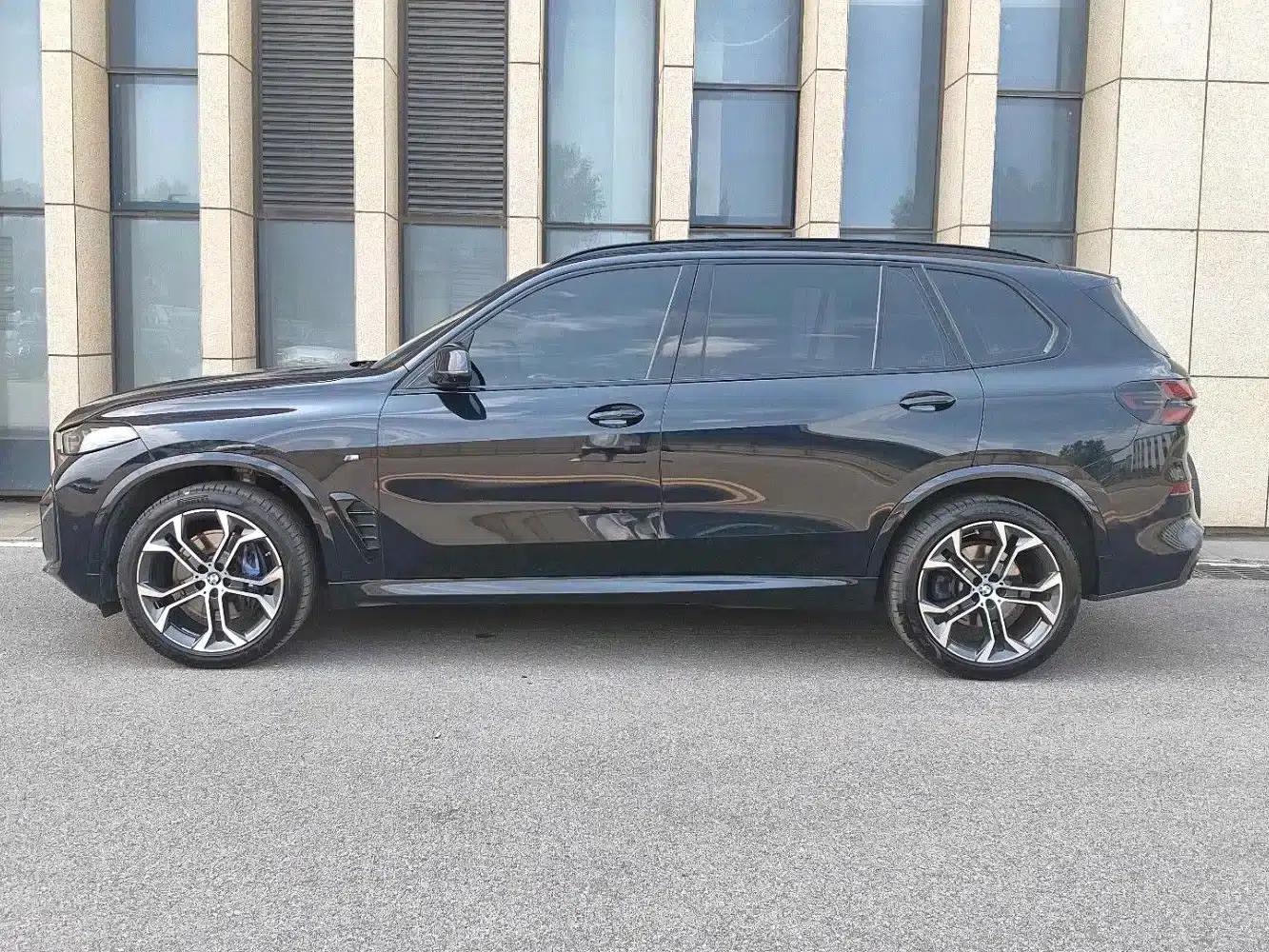 BMW X5 2025 xDrive 40Li M Sport Shadow Edition — миниатюра 4