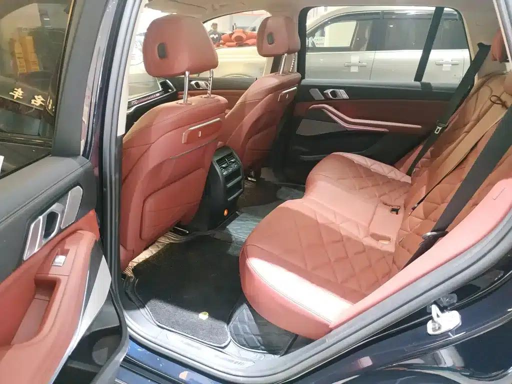 BMW X5 2023 xDrive 30Li M Sport Shadow Edition — миниатюра 17