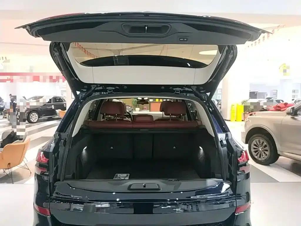 BMW X5 2023 xDrive 30Li M Sport Shadow Edition — миниатюра 19