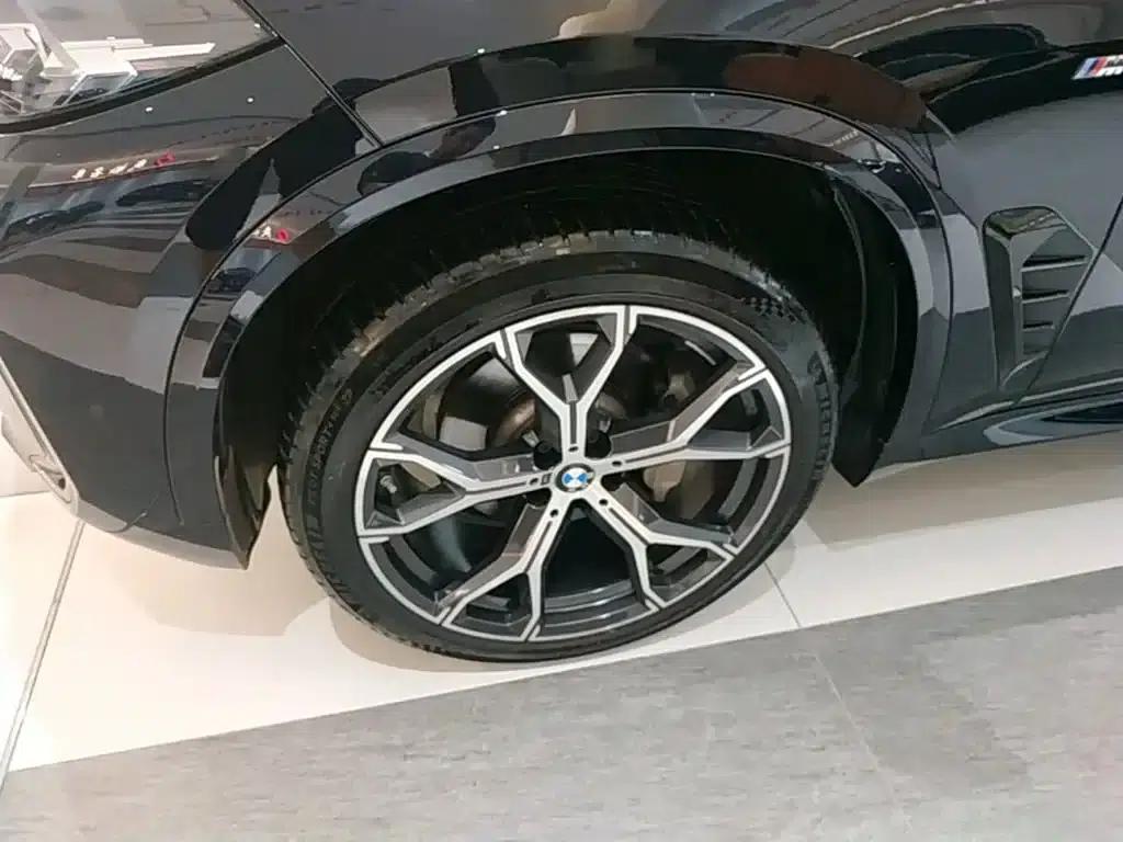 BMW X5 2023 xDrive 30Li M Sport Shadow Edition — миниатюра 23