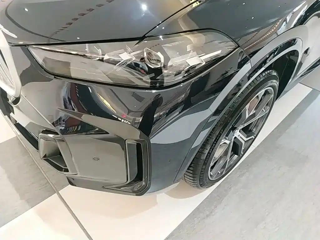BMW X5 2023 xDrive 30Li M Sport Shadow Edition — миниатюра 24