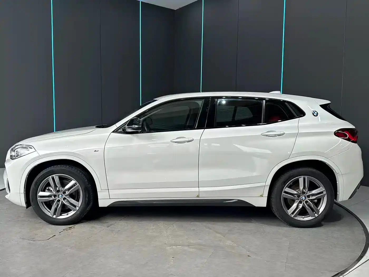 BMW X2 2023 sDrive25i M Sport Shadow Edition — миниатюра 5