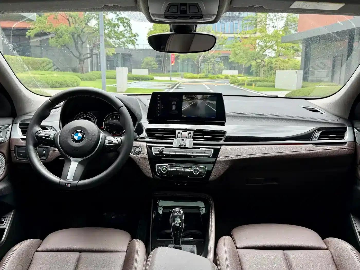 BMW X2 2023 sDrive25i M Sport Shadow Edition — миниатюра 11