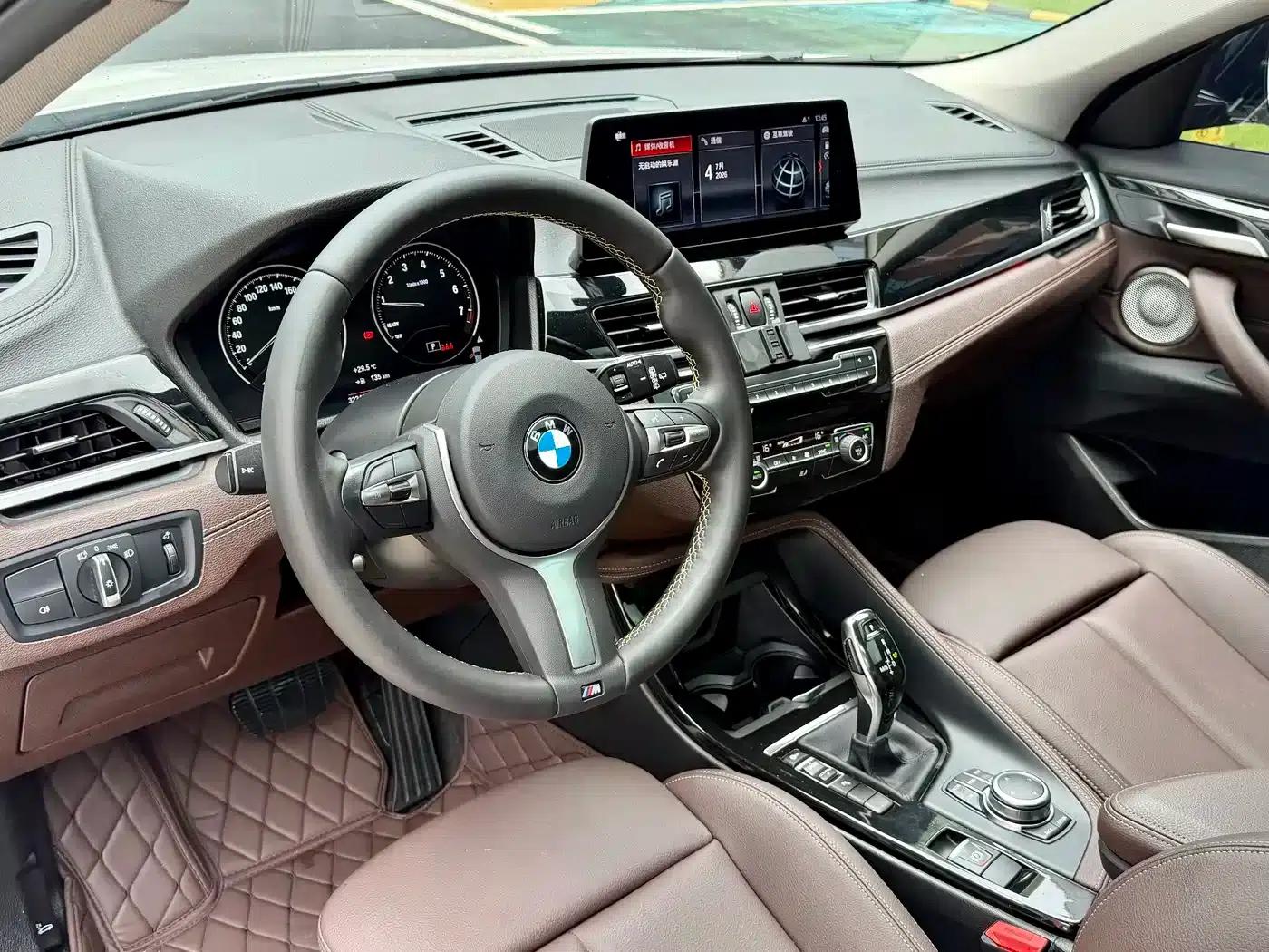 BMW X2 2023 sDrive25i M Sport Shadow Edition — миниатюра 13