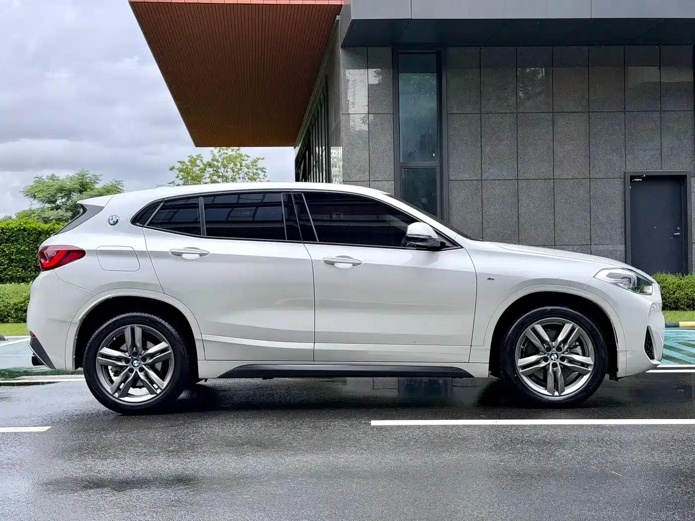 BMW X2 2023 sDrive25i M Sport Shadow Edition — миниатюра 4