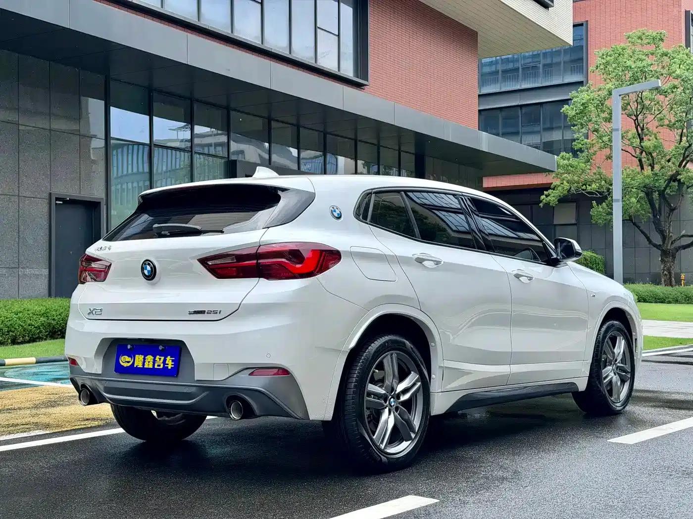 BMW X2 2023 sDrive25i M Sport Shadow Edition — миниатюра 7