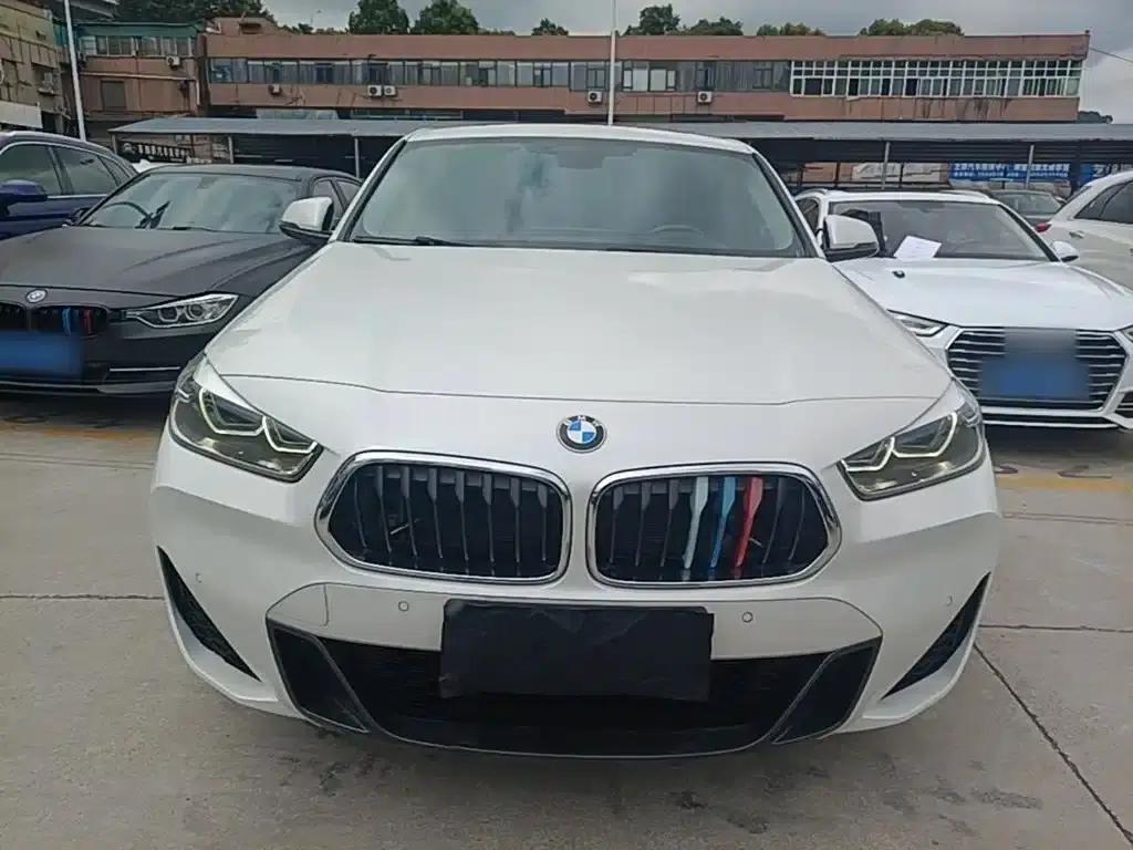 2021 BMW X2 Facelift sDrive25i M Sport Package — миниатюра 3