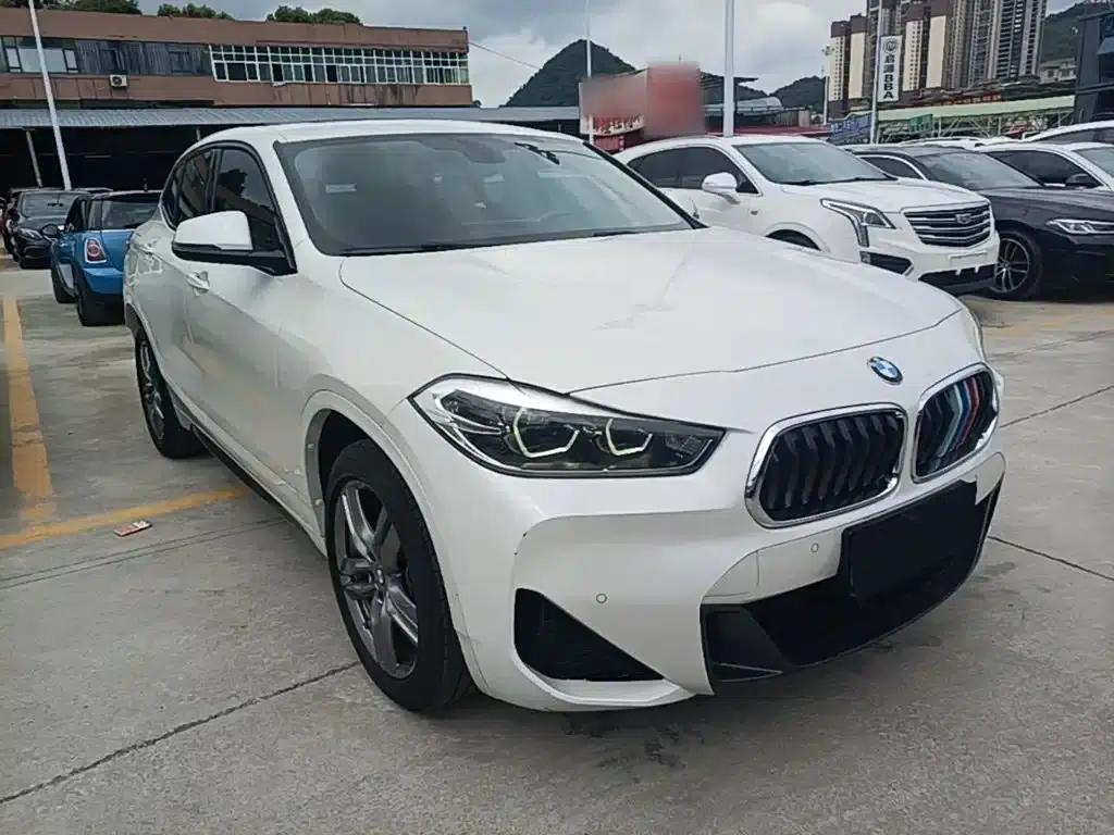 2021 BMW X2 Facelift sDrive25i M Sport Package — миниатюра 4