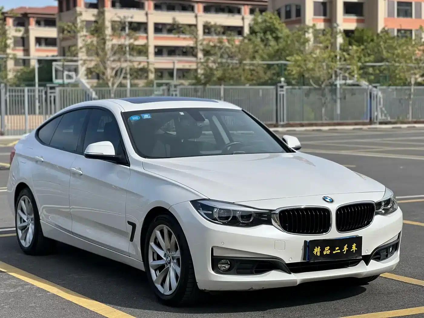 BMW 3 Series GT 2018 320i Fashion Edition — миниатюра 12