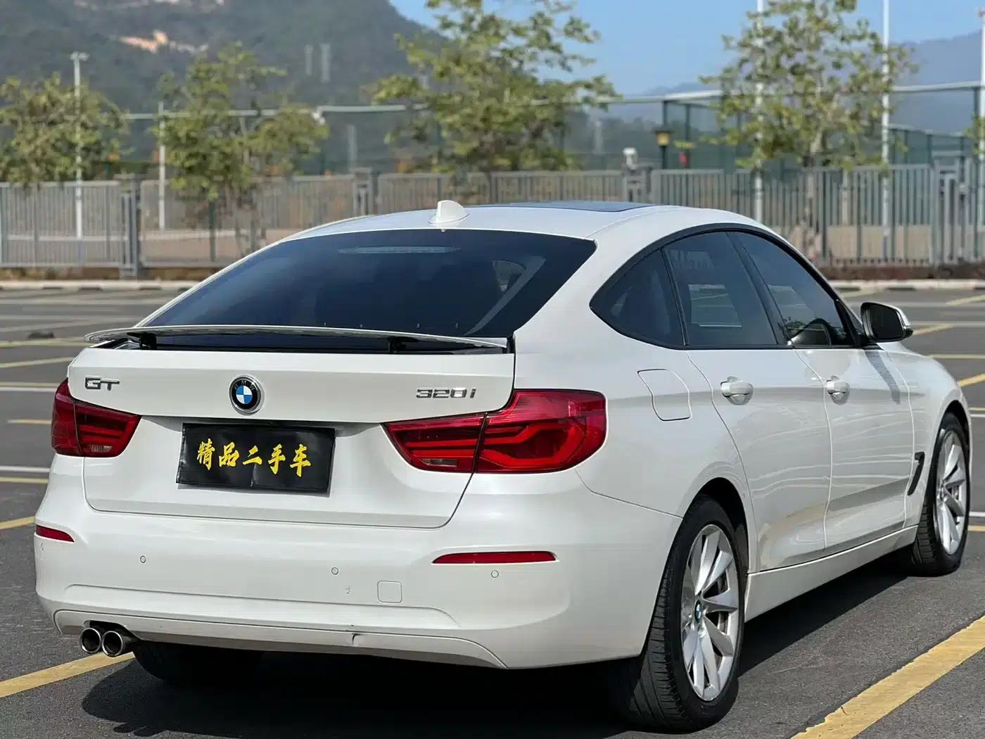 BMW 3 Series GT 2018 320i Fashion Edition — миниатюра 4