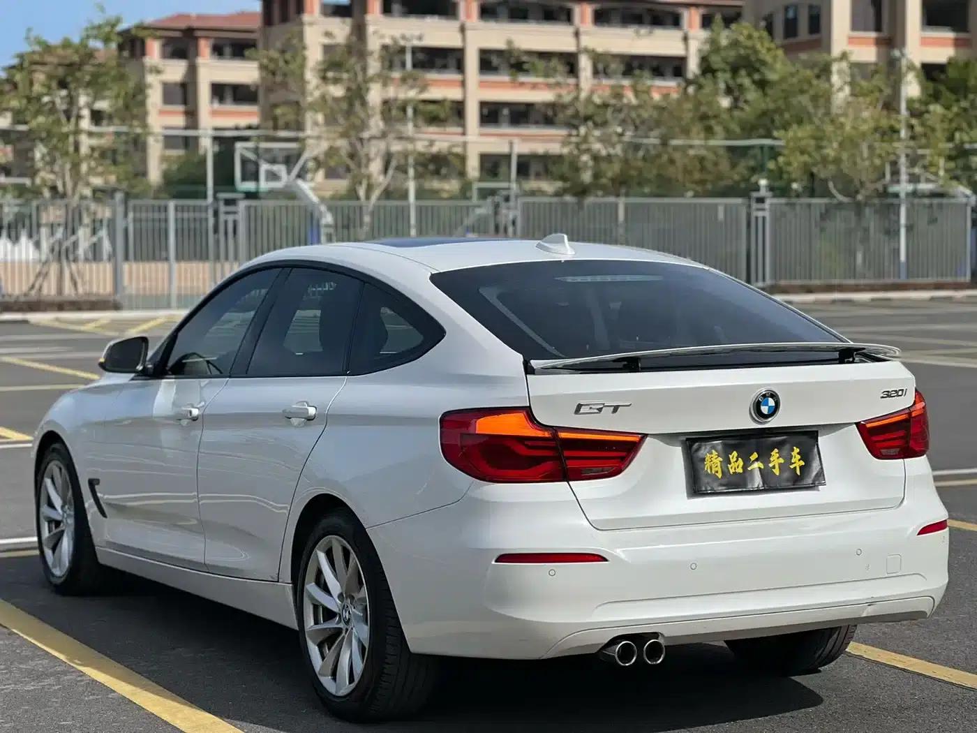 BMW 3 Series GT 2018 320i Fashion Edition — миниатюра 6