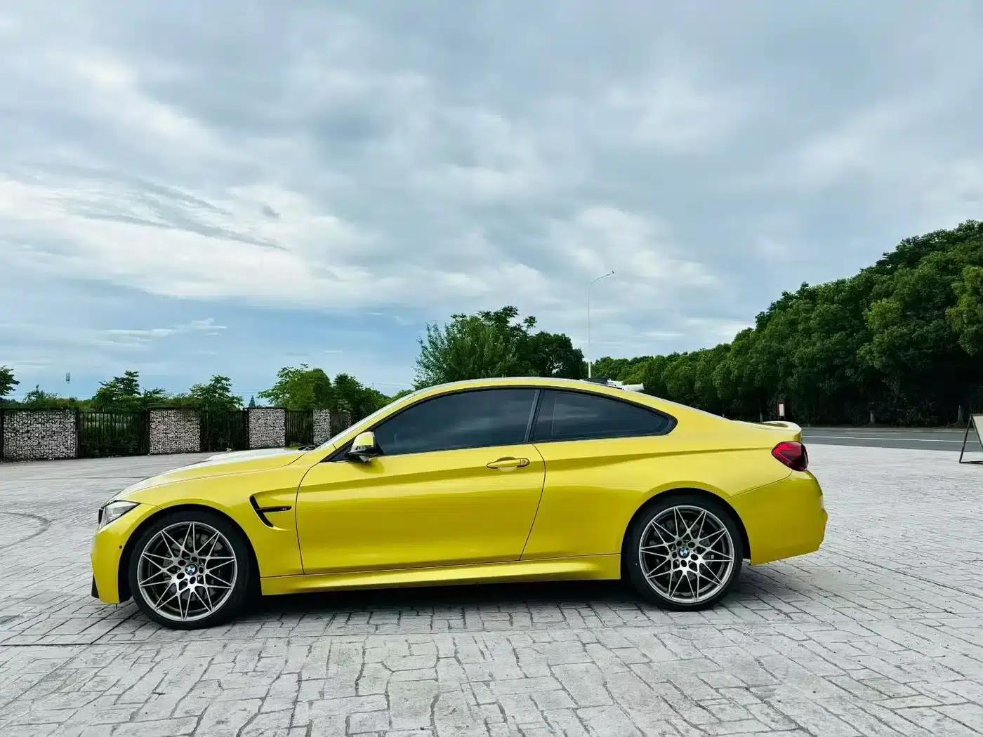 2019 BMW M4 M4 Coupe Racing Edition — миниатюра 3