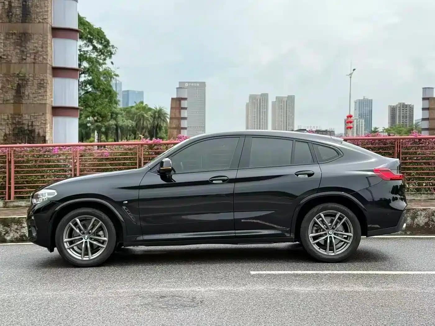 2019 BMW X4 xDrive25i M Sport Package — миниатюра 5