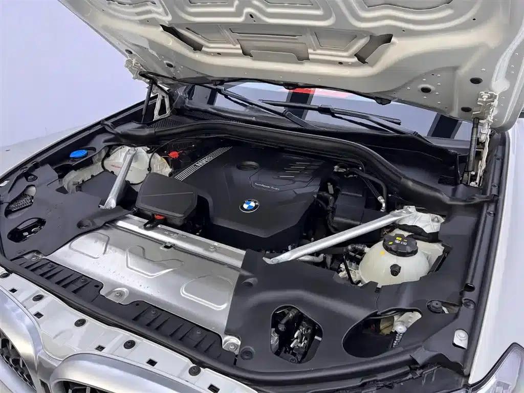 2022 BMW X4 xDrive 25i M Sport Package — миниатюра 27