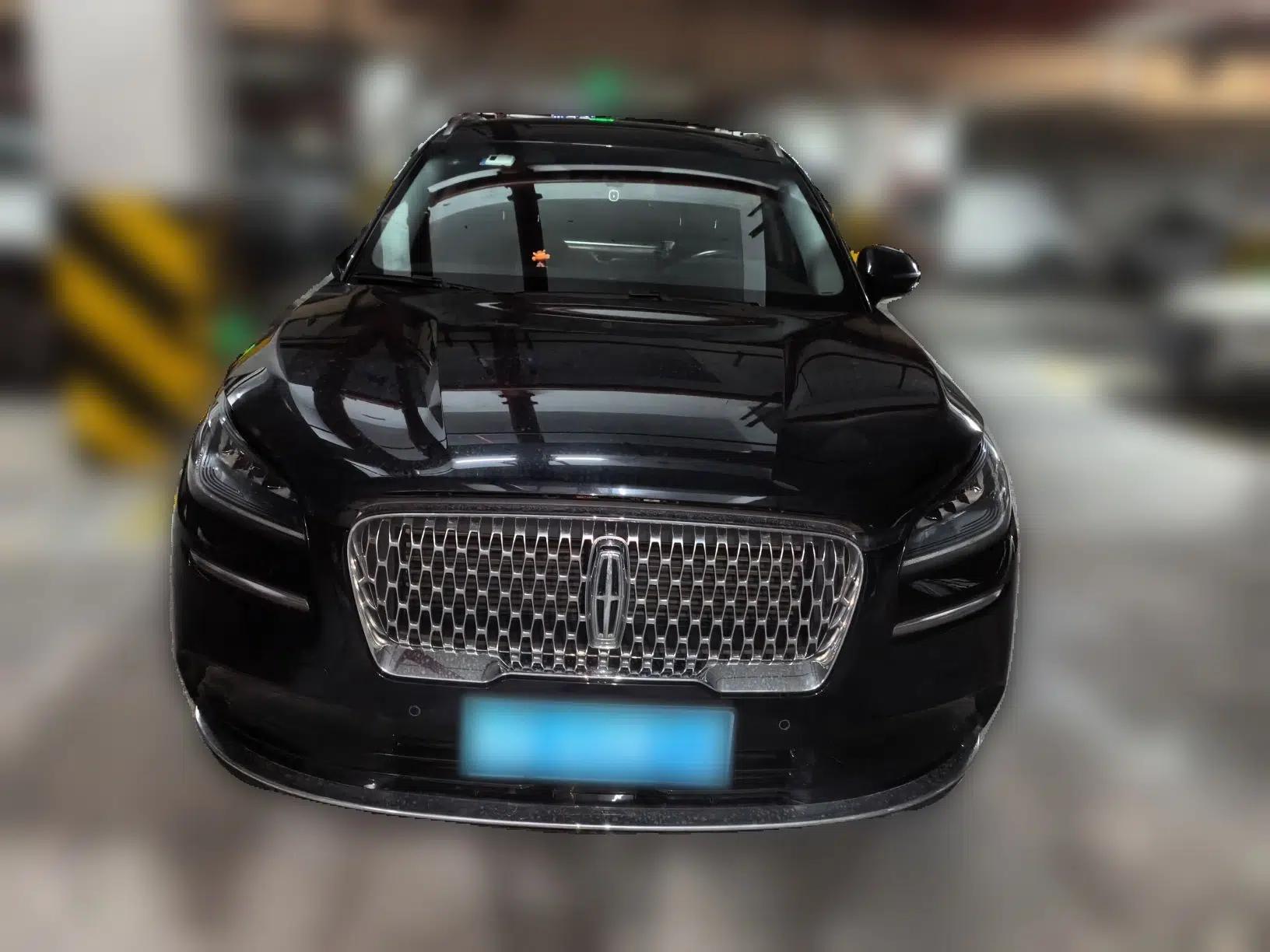 Lincoln Corsair 2022 2.0T Two-Wheel Drive Deluxe Edition — миниатюра 2