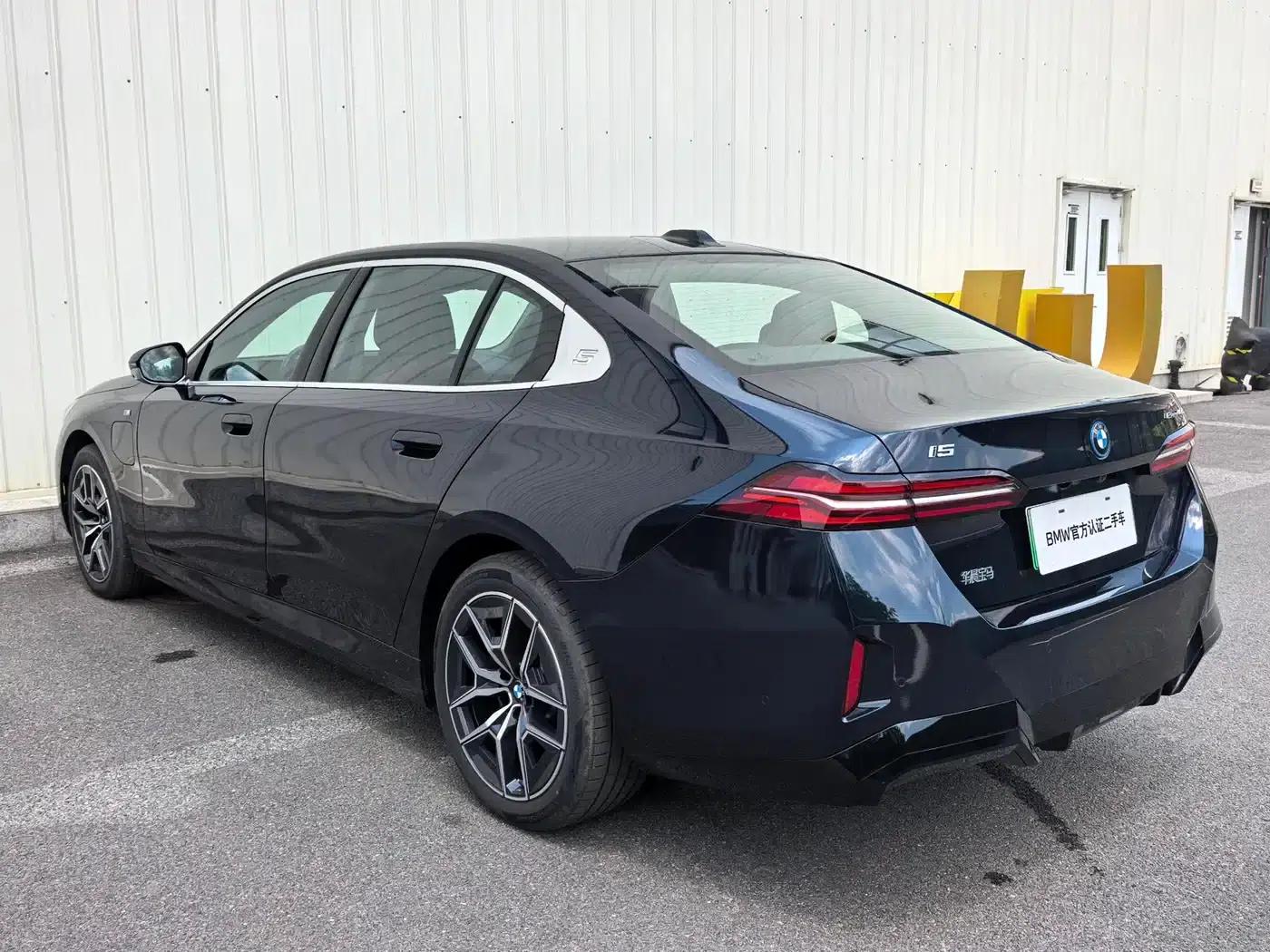 BMW i5 2025 eDrive 40L M Sport Package — миниатюра 10