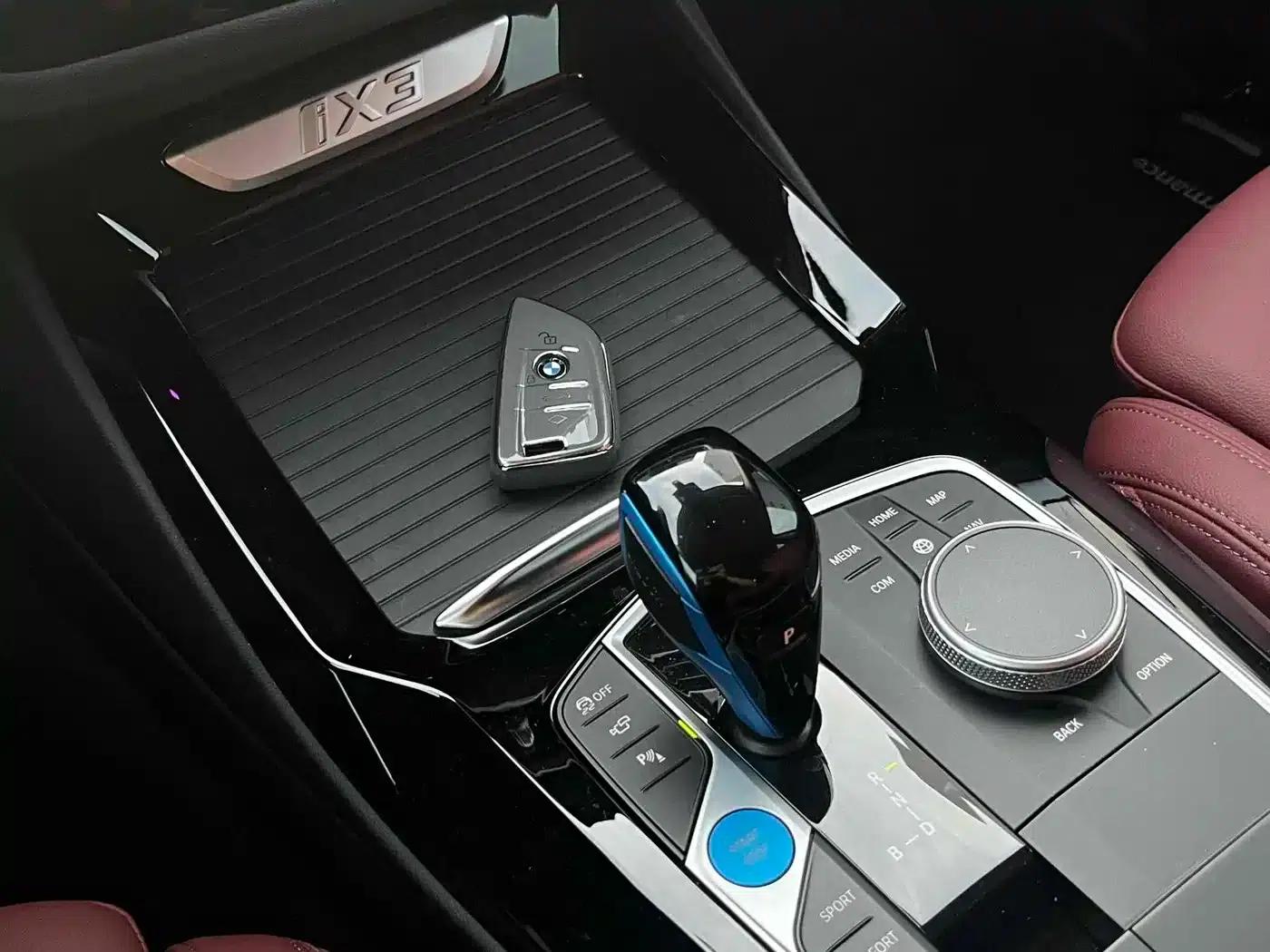 BMW iX3 2022 Facelift - Pioneer Edition — миниатюра 13