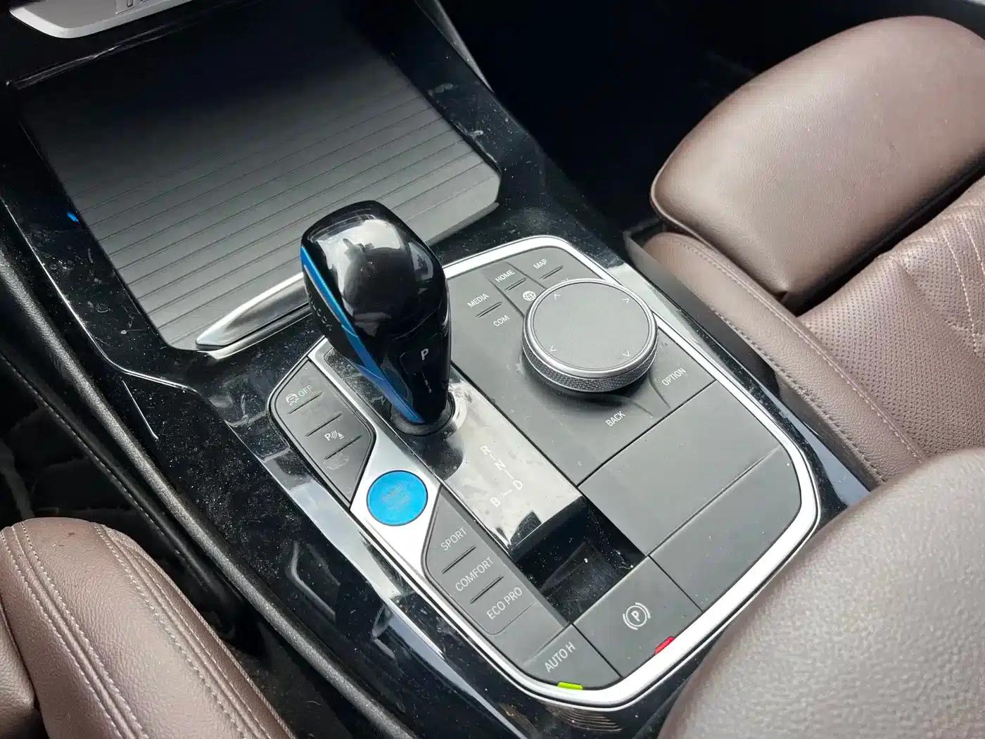 BMW iX3 2022 Leading Edition — миниатюра 12
