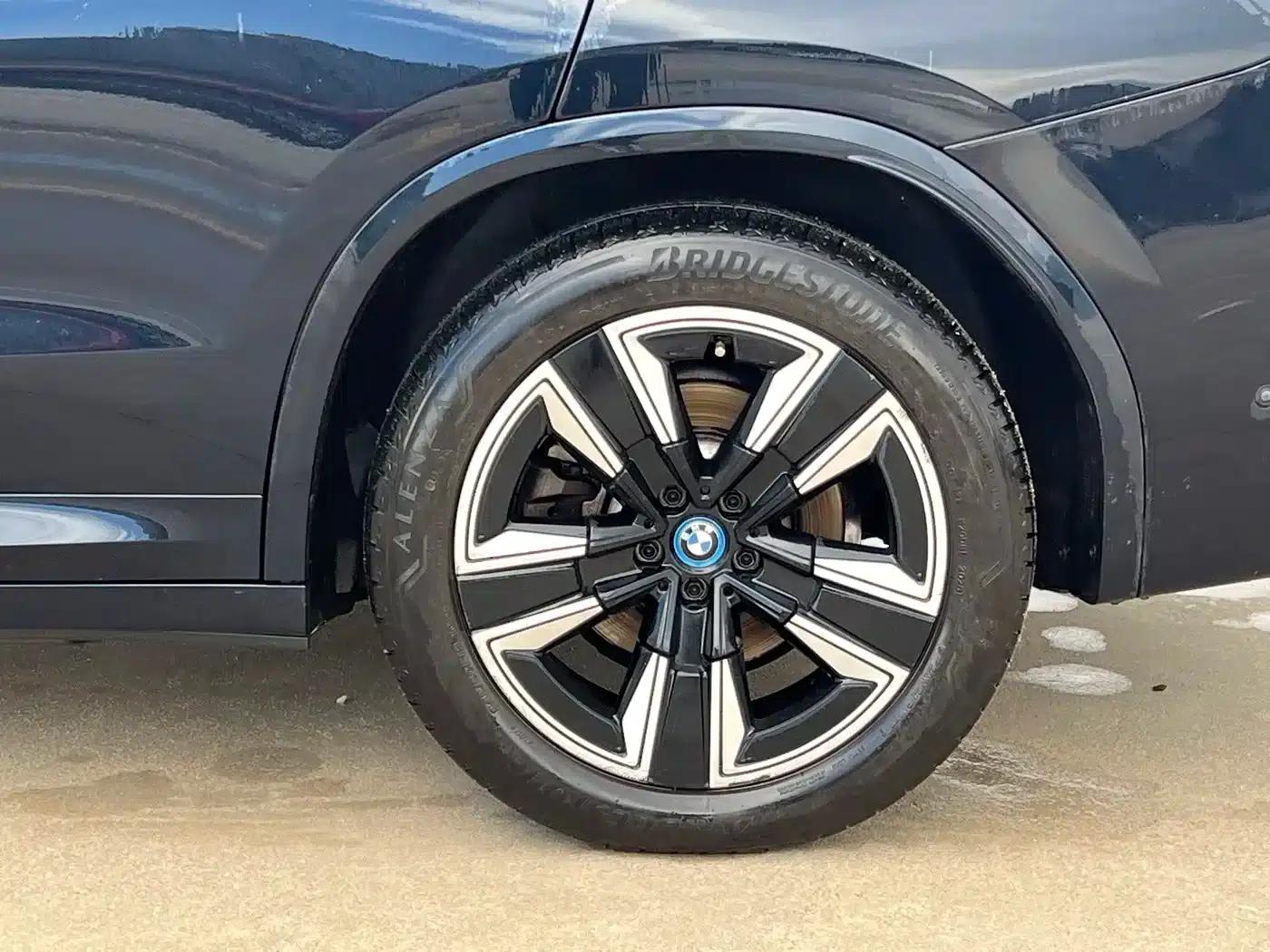 BMW iX3 2022 Leading Edition — миниатюра 17