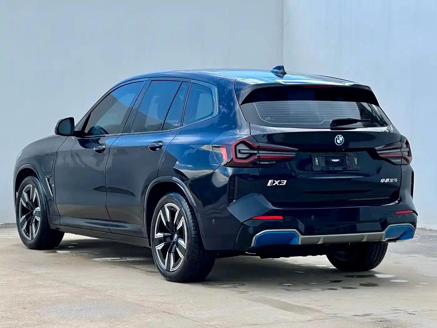 BMW iX3 2022 Leading Edition — миниатюра 3