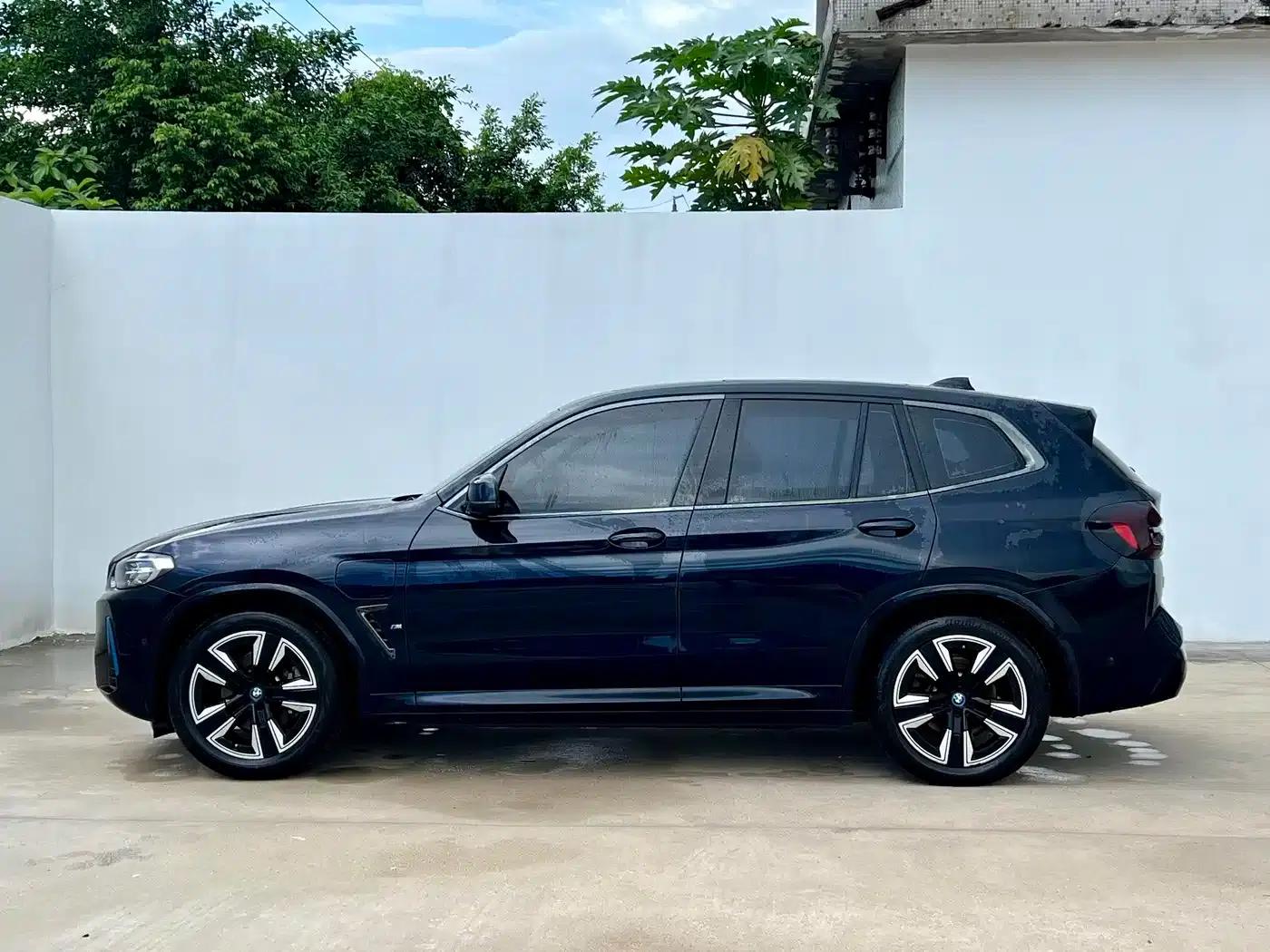 BMW iX3 2022 Leading Edition — миниатюра 5