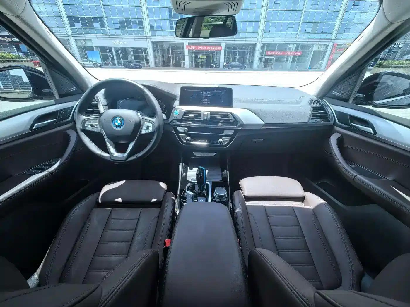 BMW iX3 2021 Leading Edition — миниатюра 12