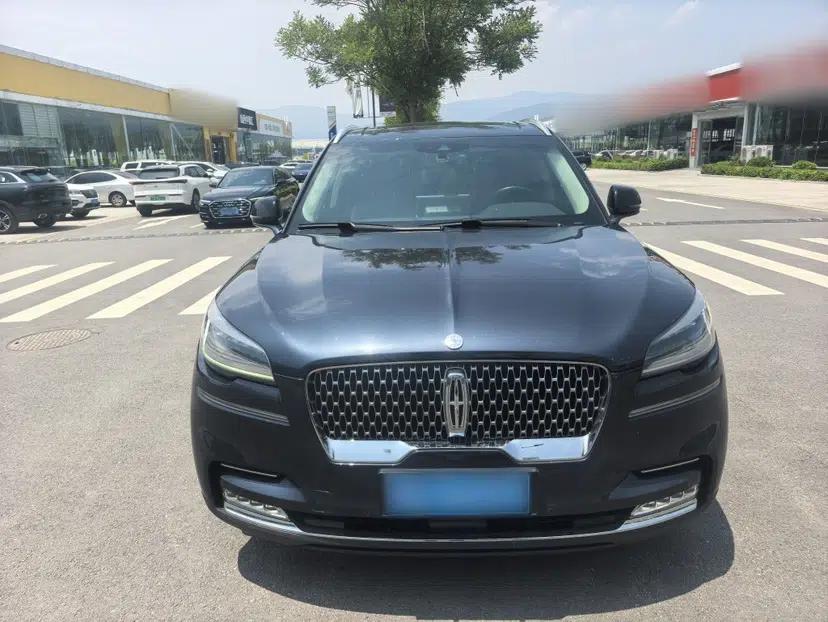Lincoln Aviator 2020 3.0T V6 Four-Wheel Drive Premium Edition — миниатюра 2