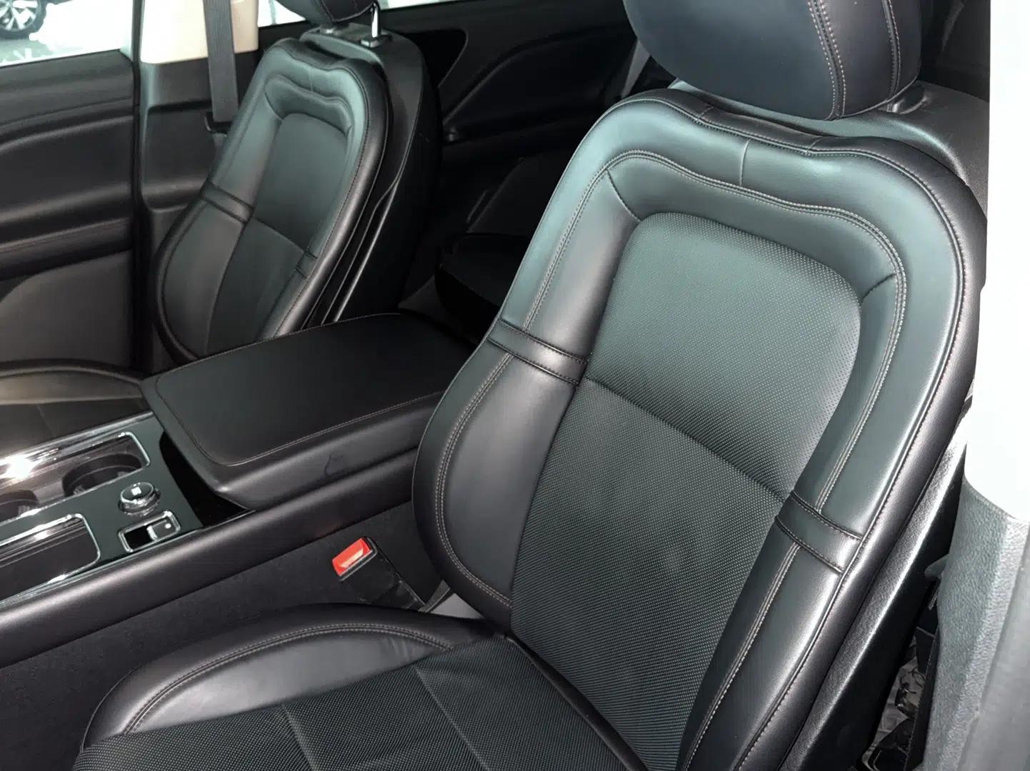 Lincoln Aviator 2020 3.0T V6 Four-Wheel Drive Premium Edition — миниатюра 11