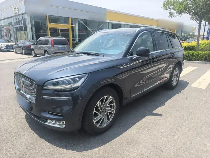 Lincoln Aviator 2020 3.0T V6 Four-Wheel Drive Premium Edition — миниатюра 4
