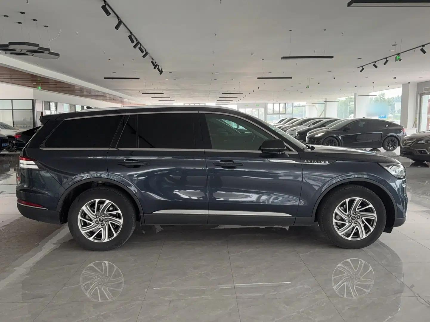 Lincoln Aviator 2020 3.0T V6 Four-Wheel Drive Premium Edition — миниатюра 6