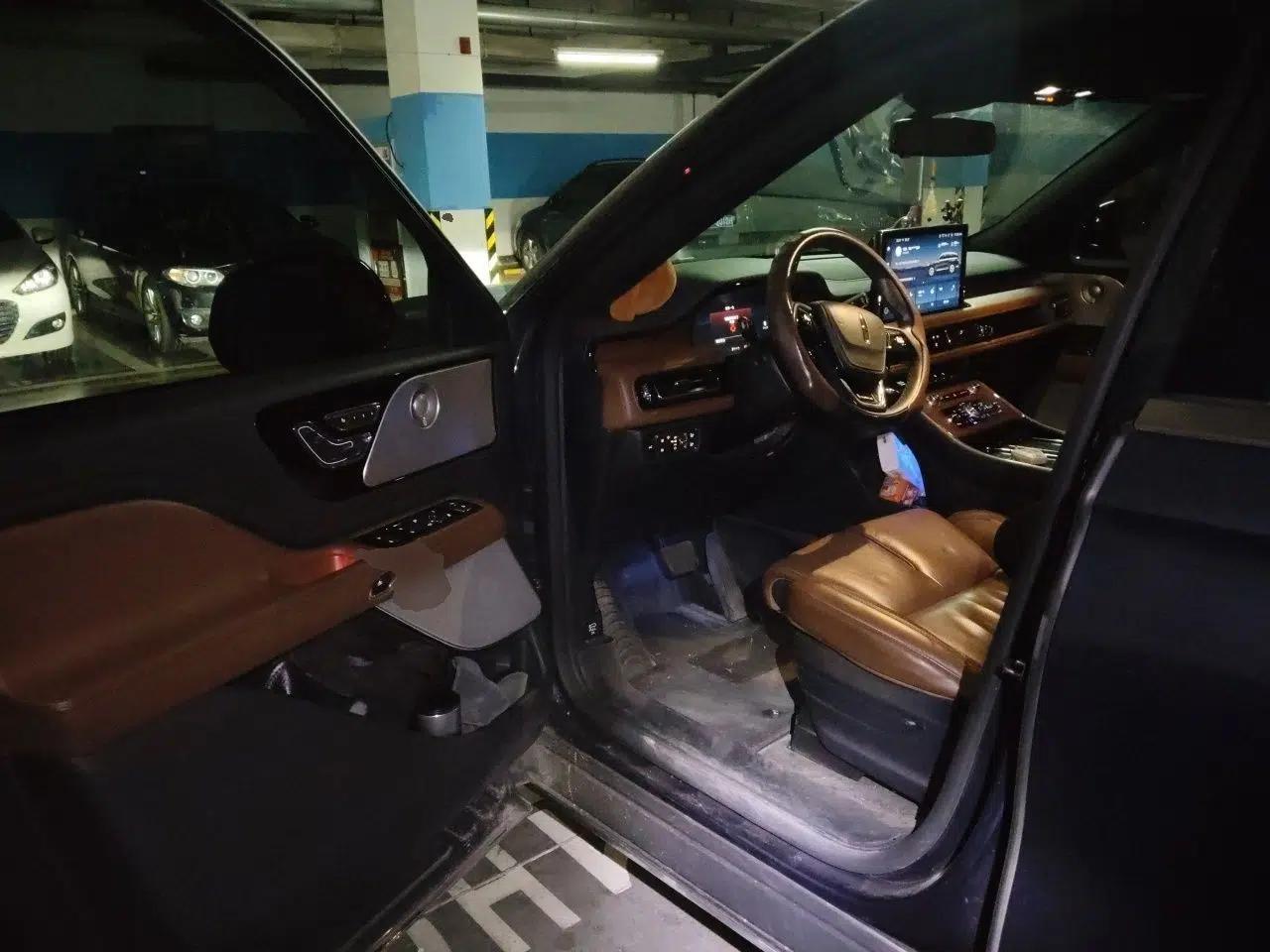 Lincoln Aviator 2021 3.0T V6 All-Wheel-Drive Executive Edition — миниатюра 16