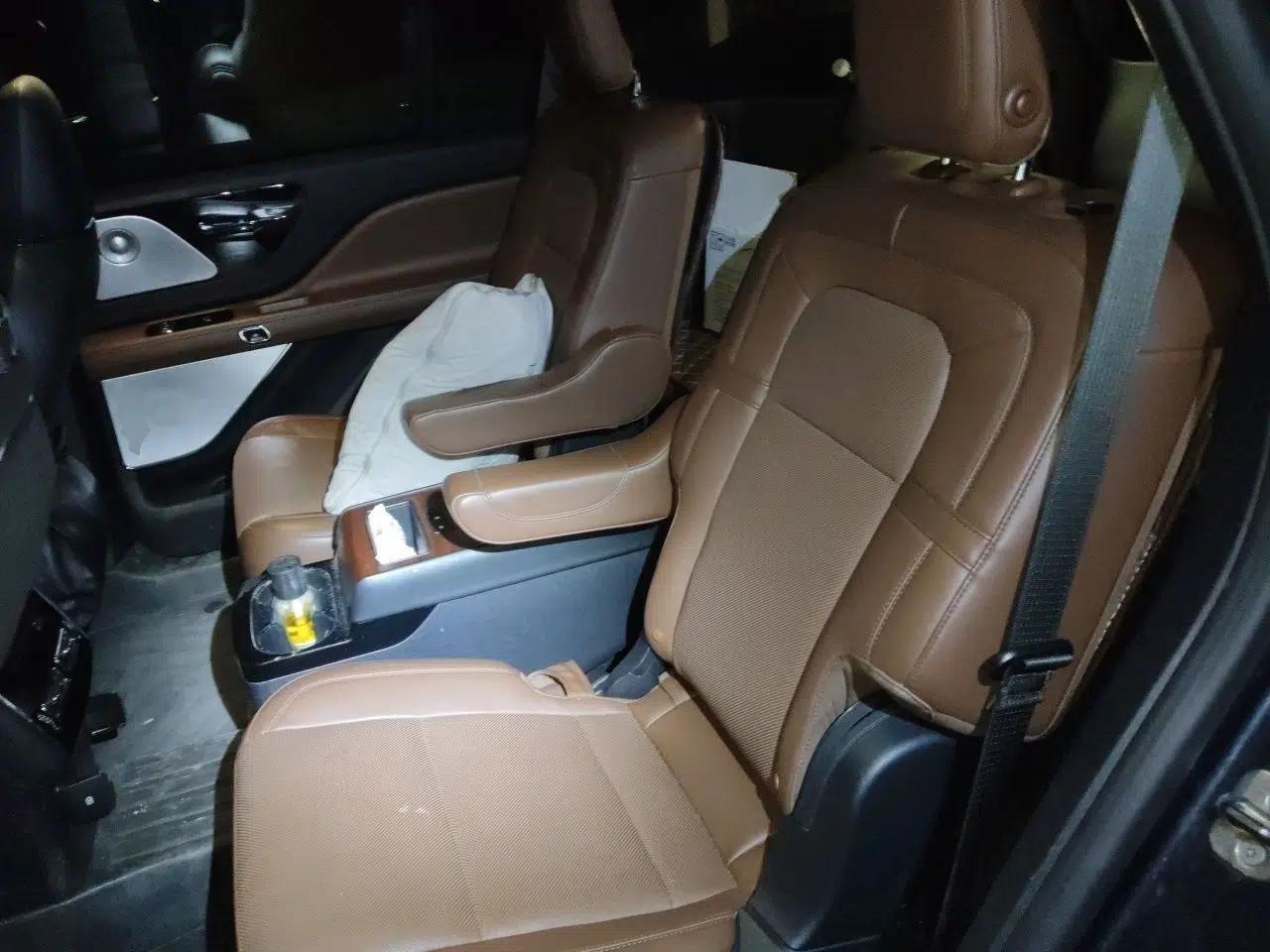 Lincoln Aviator 2021 3.0T V6 All-Wheel-Drive Executive Edition — миниатюра 17