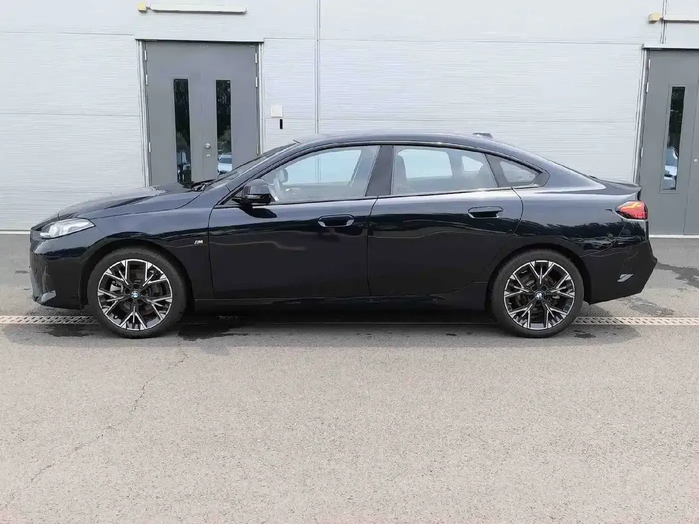 2025 BMW 2 Series 225L M Sport Package — миниатюра 5