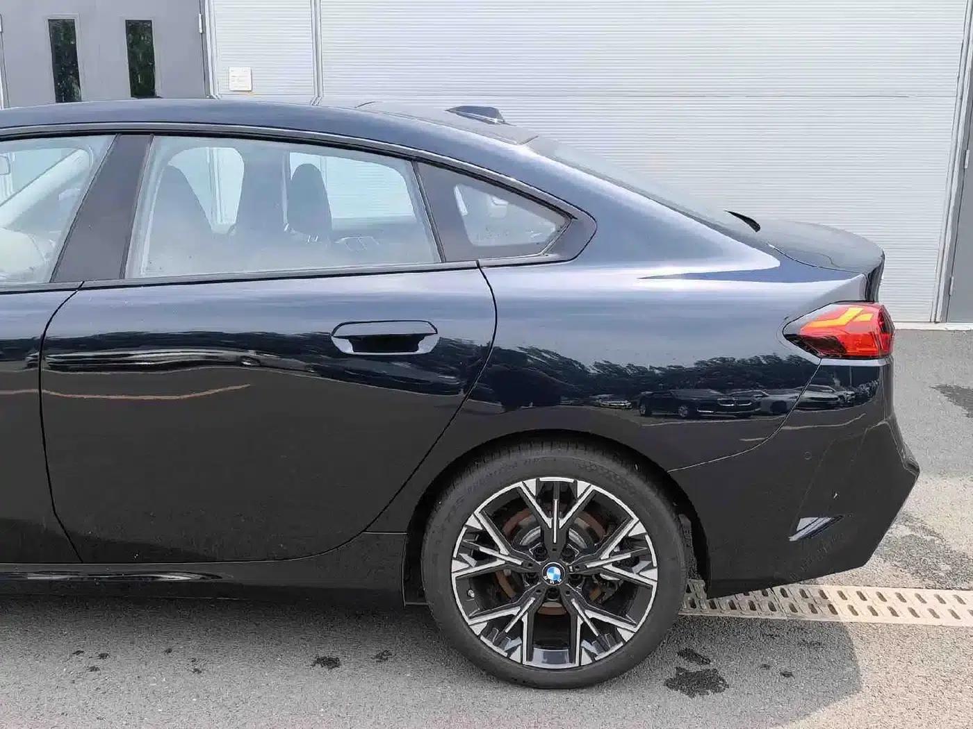 2025 BMW 2 Series 225L M Sport Package — миниатюра 7