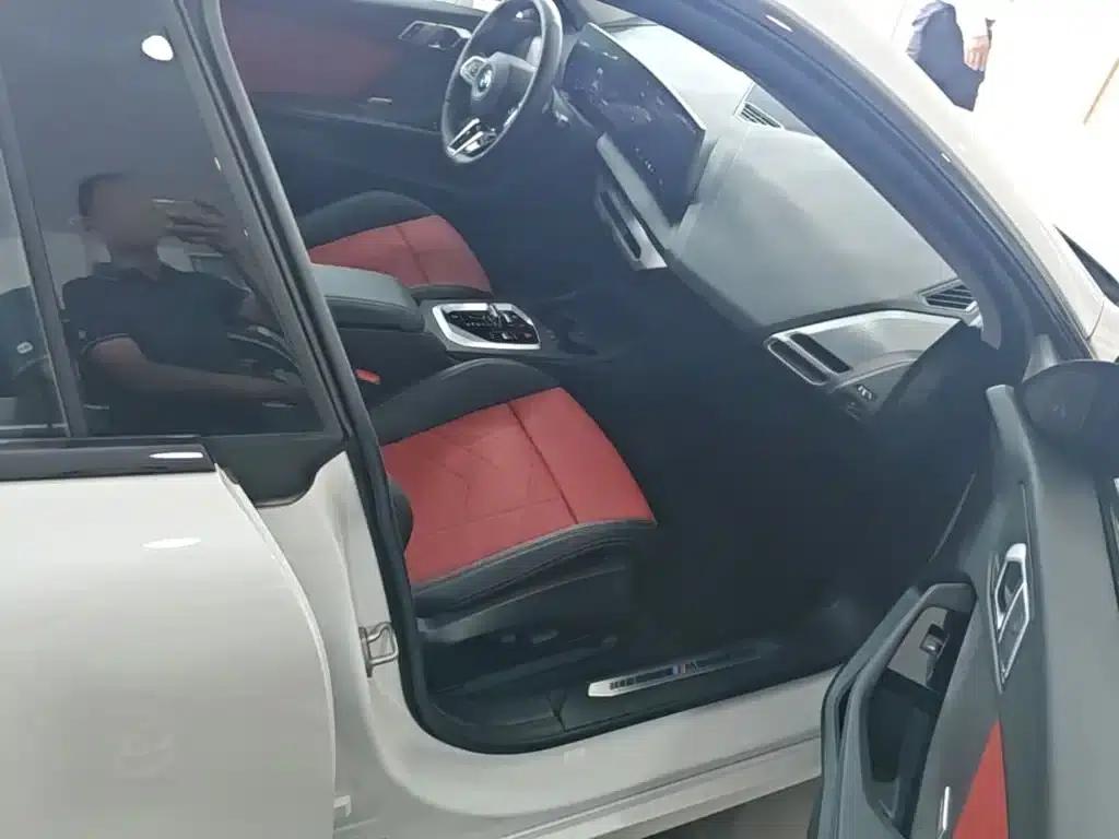 2025 BMW 2 Series 225L M Sport Shadow Edition — миниатюра 11