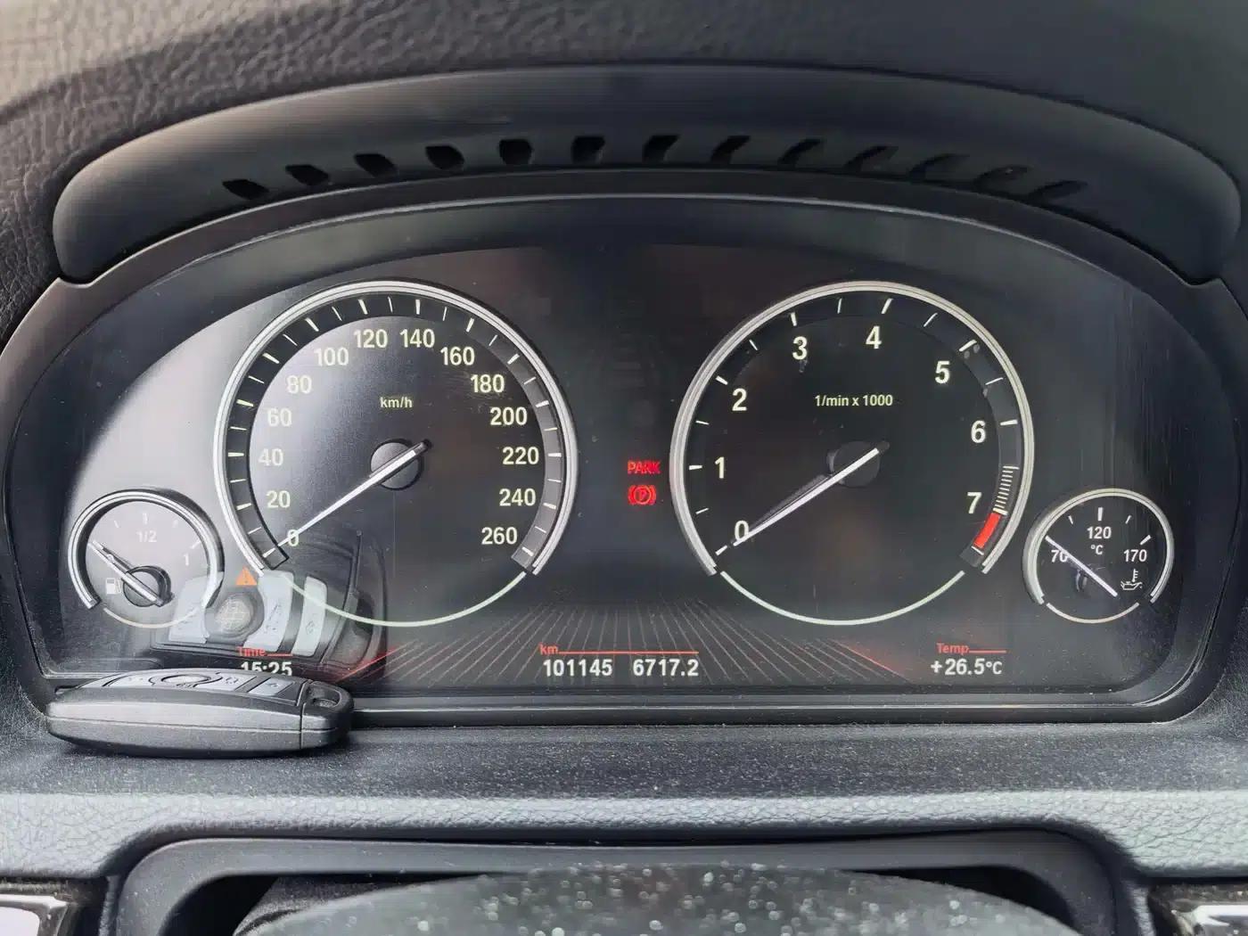 2011 BMW 5 Series GT 535i Elegant Edition — миниатюра 9