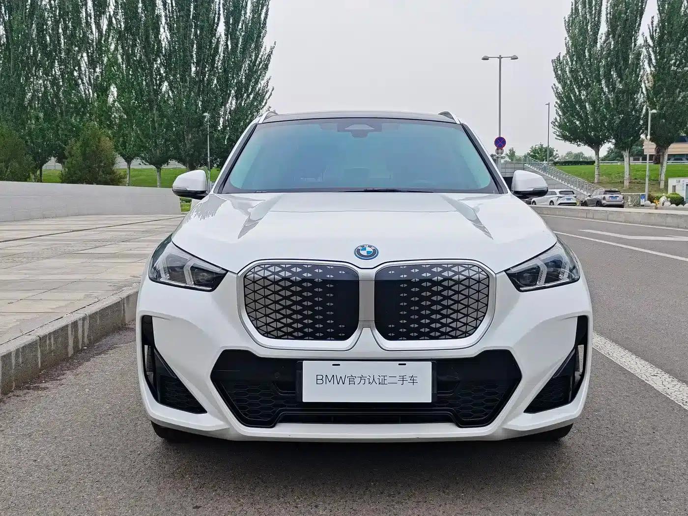 BMW iX1 2023 eDrive25L M Sport Package — миниатюра 2