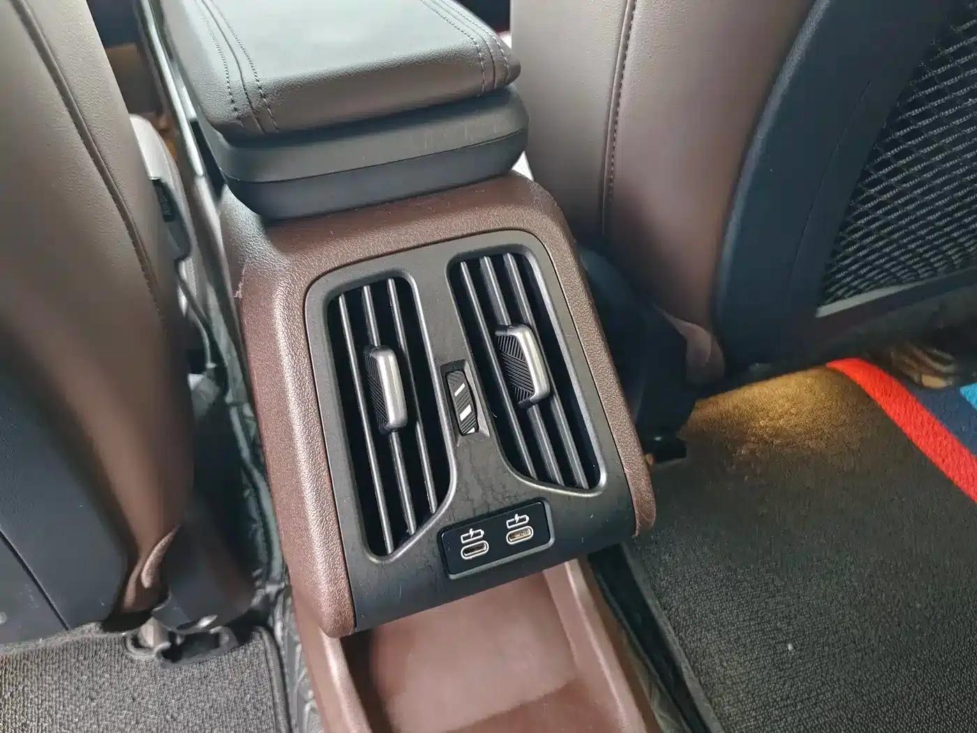 BMW iX1 2023 eDrive25L M Sport Package — миниатюра 12